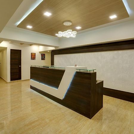 Rudra Royale Hotel 阿穆达巴 外观 照片
