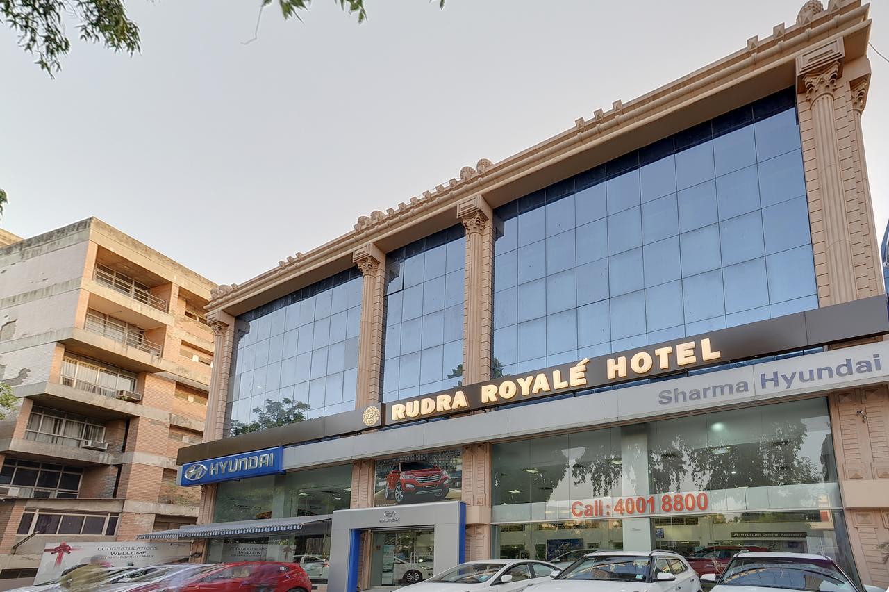 Rudra Royale Hotel 阿穆达巴 外观 照片
